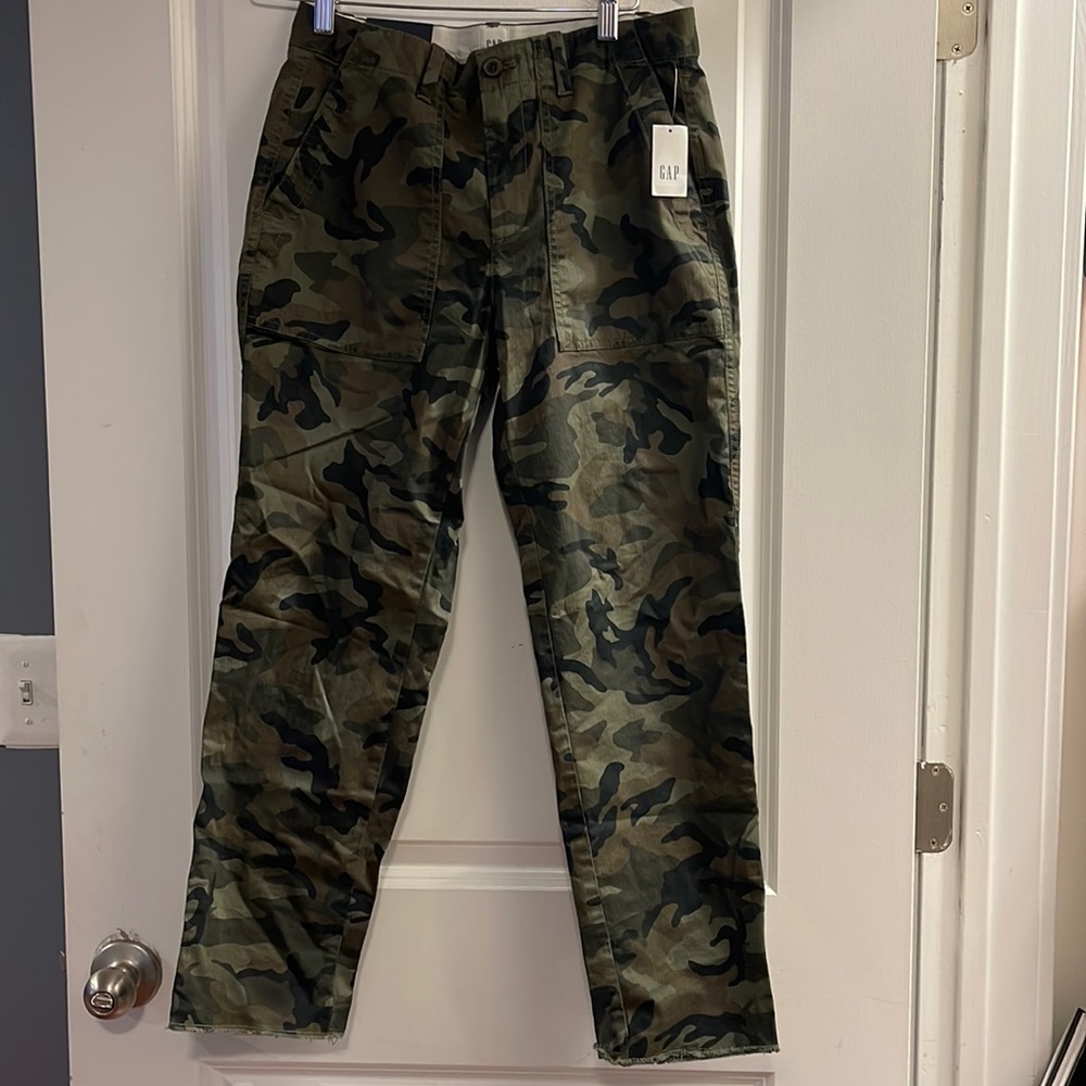 Gap camouflage size 2 girlfriend chink stretch mid rise nwt